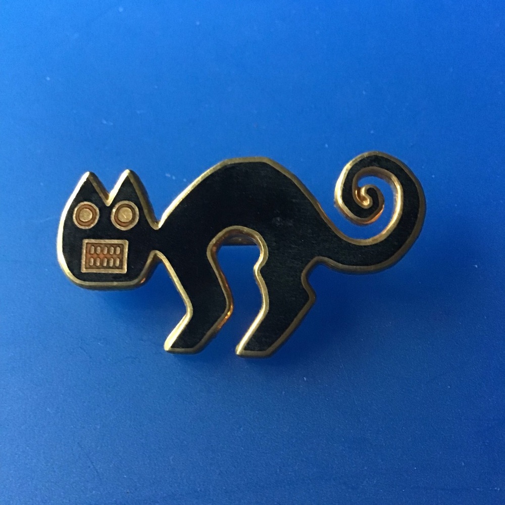 Black and Gold Enamel Cat Pin